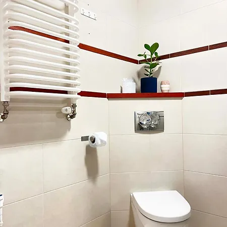 아파트 Well-connected In Old Town Cracow *